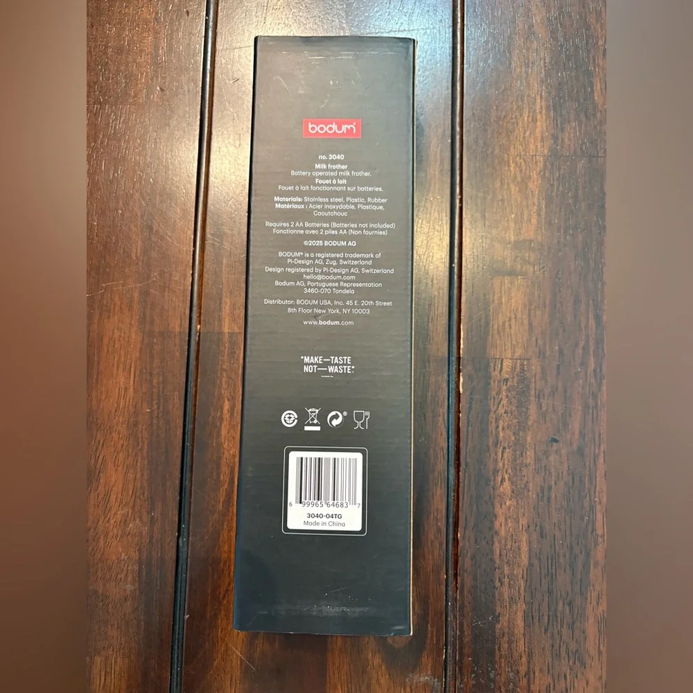 Bodum Red Handheld Milk Frother in Box
